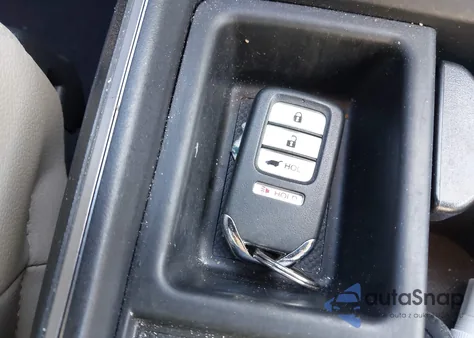 2016 Honda Cr-V Touring z USA, uszkodzony, nr VIN 5J6RM3H9XGL016595